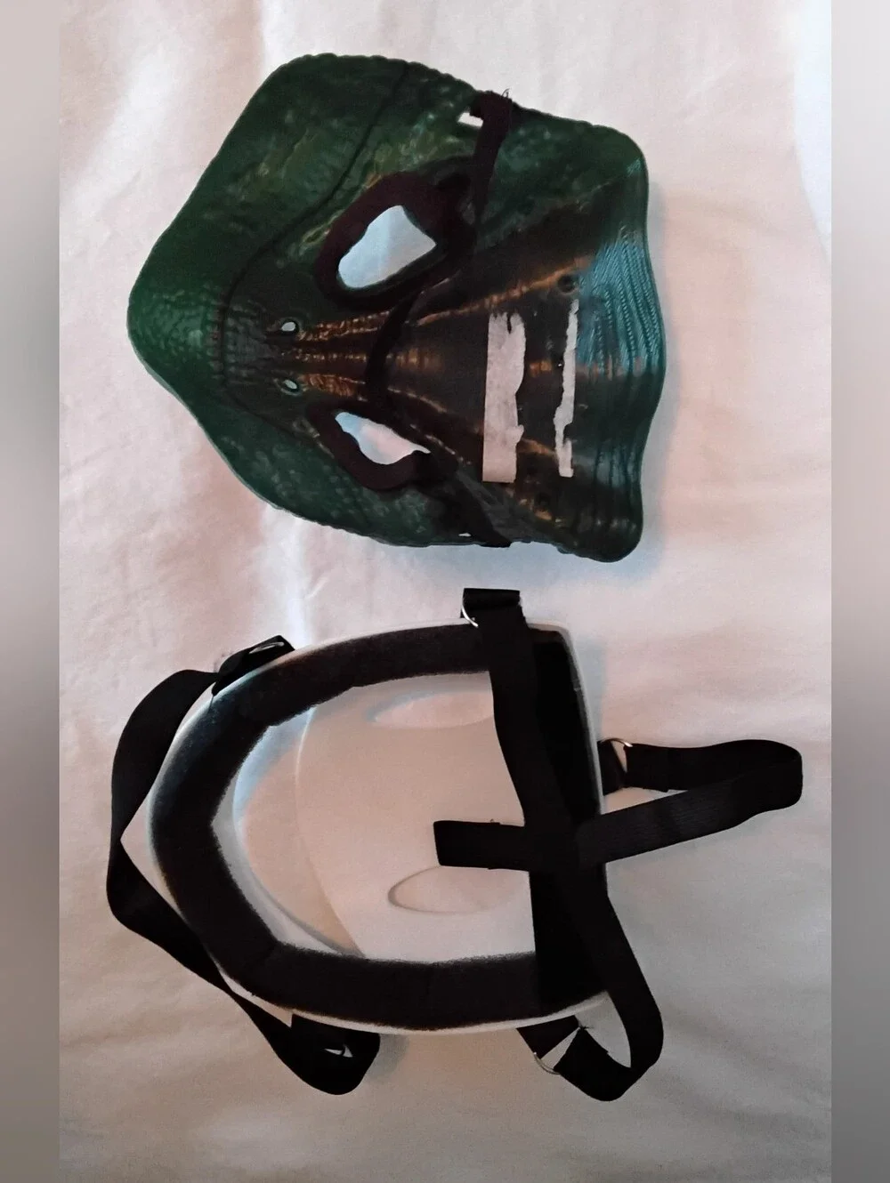1 Green Dinosaur Face Mask And 1 White Smiling Face Mask 2 Pc